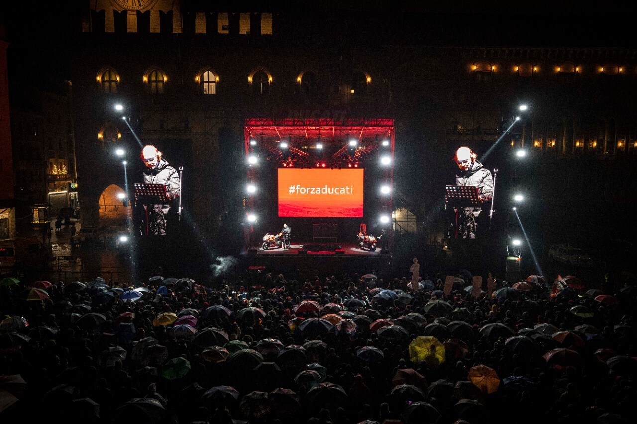 Bagnaia e Bautista: “Campioni in Piazza²”